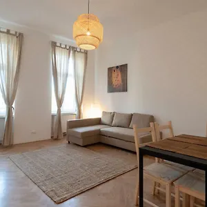 Living - Margareten , Viena Austria